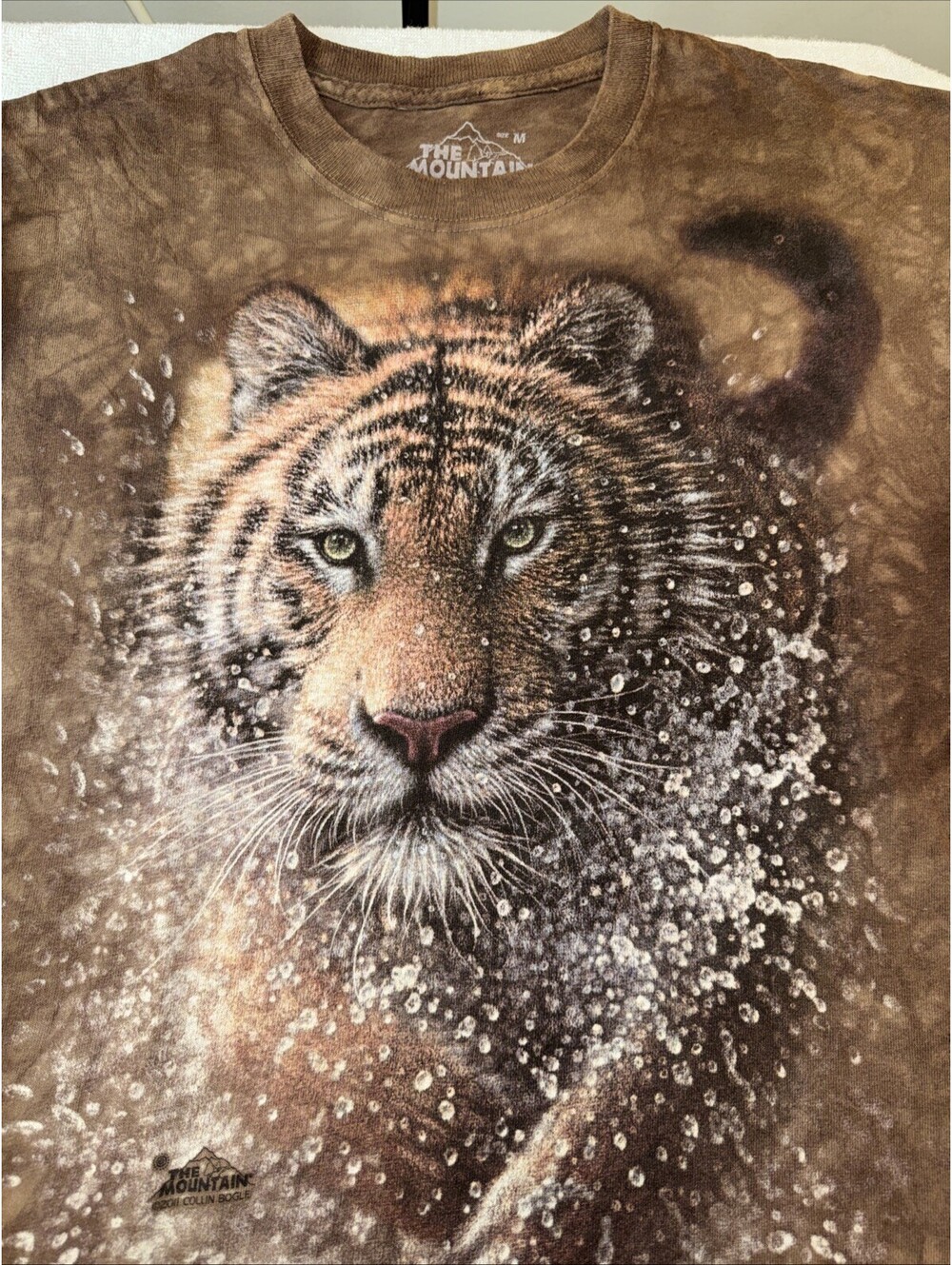 2011 The Mountain Tiger Baton Rouge Zoo T-Shirt Brown Size Medium Collin Bogle